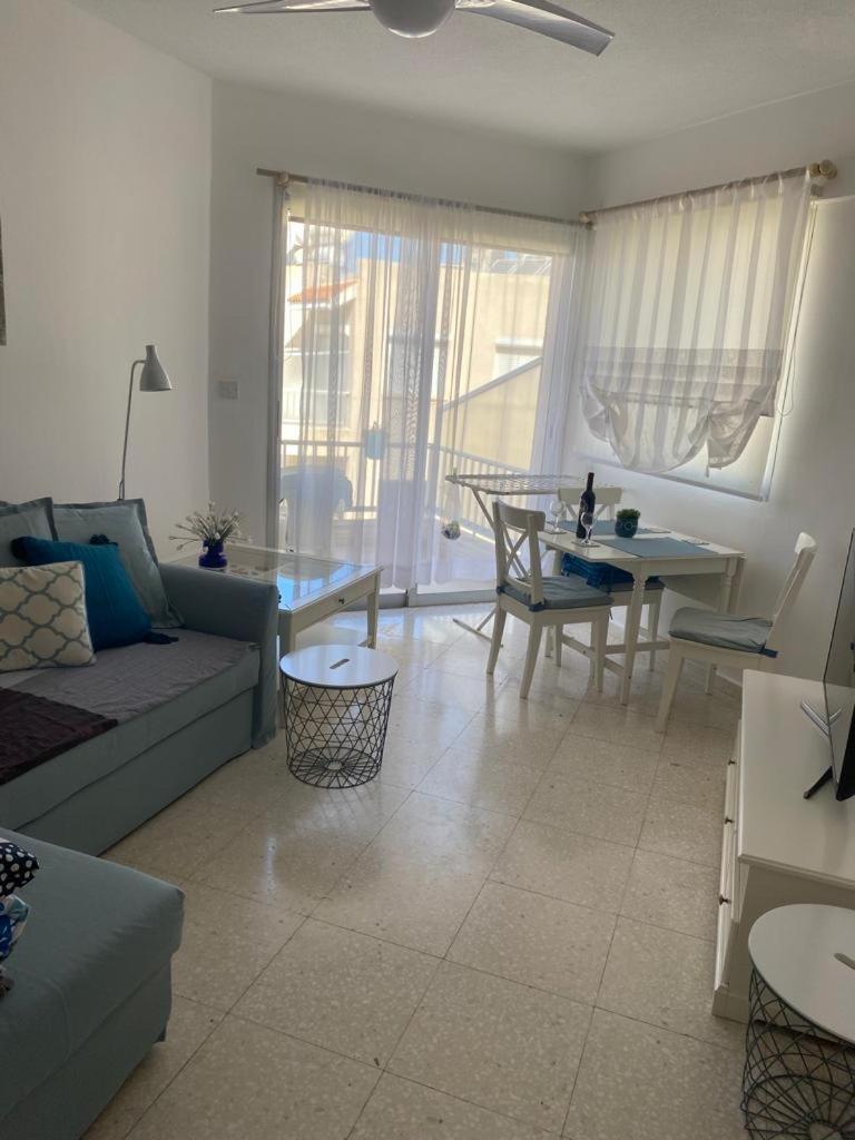 Modern Apartment In Pafos Near The Sea Ngoại thất bức ảnh